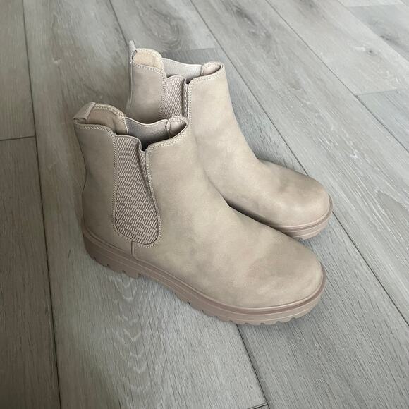 Marco Republic Women's 9 Combat Chelsea Ankle Boot Natural Lug Platform Chunky - Picture 7 of 7